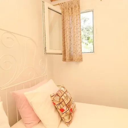 Greenside Lumi * Vela Luka