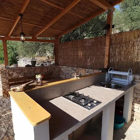 Greenside Lumi Chalet