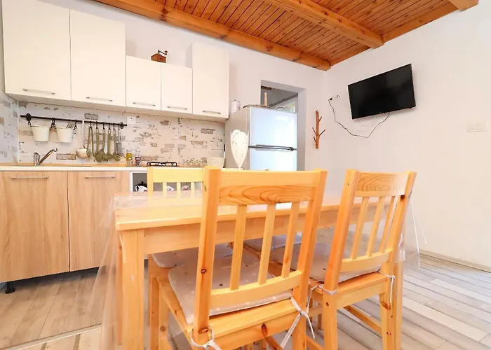 Greenside Lumi Chalet *