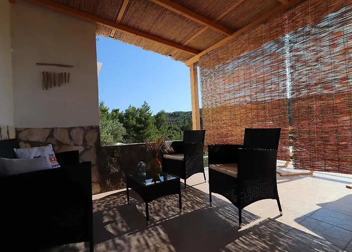 Greenside Lumi * Vela Luka