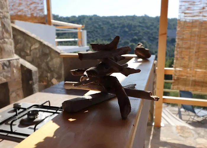 Greenside Lumi Chalet